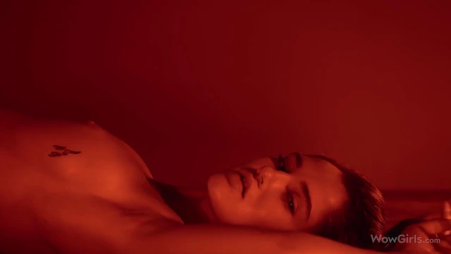 Sonya Blaze Showcases Her Perfect Body in Stunning On-Camera Display