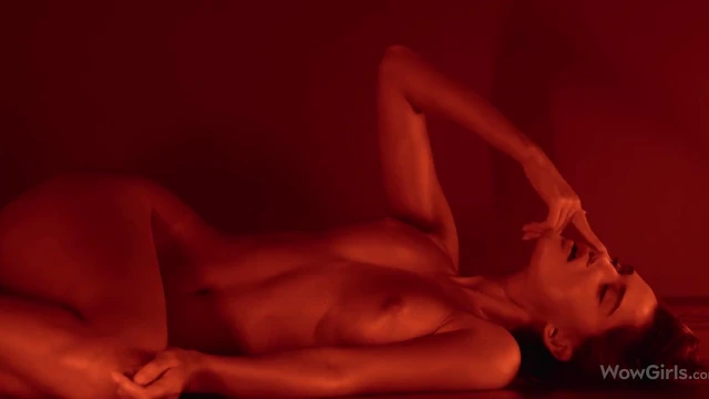 Sonya Blaze Showcases Her Perfect Body in Stunning On-Camera Display