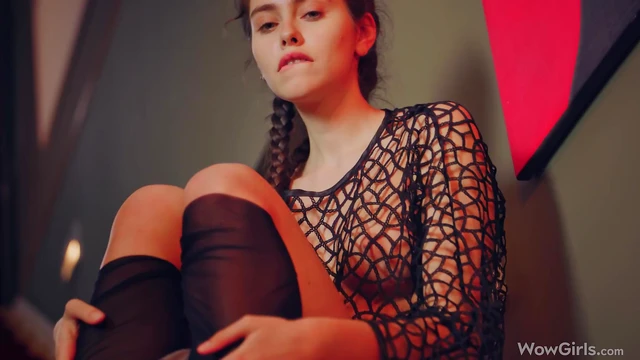 Perfectly Shaped Alissa Foxy Shows Her Amazing Skills in This Hot Video