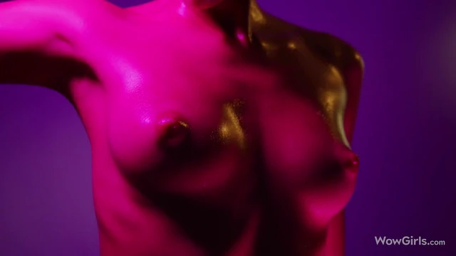 Sensual Solo Show by Gorgeous Alissa Foxy Captivates Every Viewer's Desire