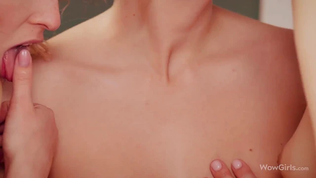 Sizzling Trio: Stunning Women Alissa, Ellie & Kelly Enjoying Passionate Bed Sex