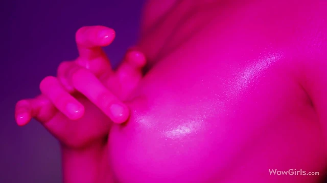 Alissa Foxy Stuns in Hot Solo Performance, Igniting Your Desires Fully