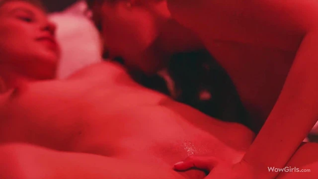 WOWGirls: Lil Bella & Freya's Sexy Bedtime Adventures Together