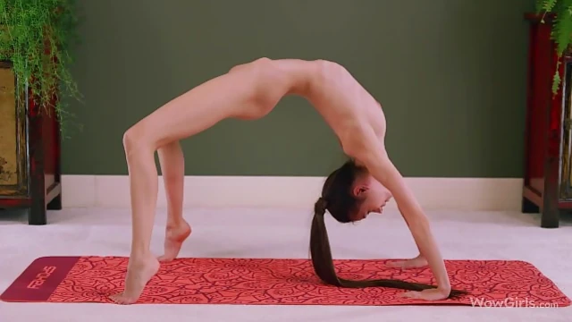 Naked Yoga Goddess Leona Mia Shows Off Her Flexible Body in Hardcore Action