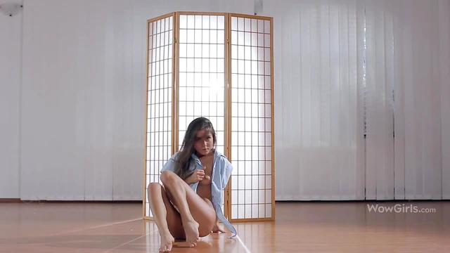 Amazing Russian Girl Dances Seductively Before Steamy On-Camera Action