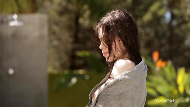 Outdoor Shower Fantasy: Sexy Valeria Gets Horny & Tempts Her Lover Hard