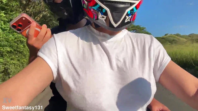 Curvy Driver's Surprise Ride Leads to Hot Pants-Free Encounter Under Cover