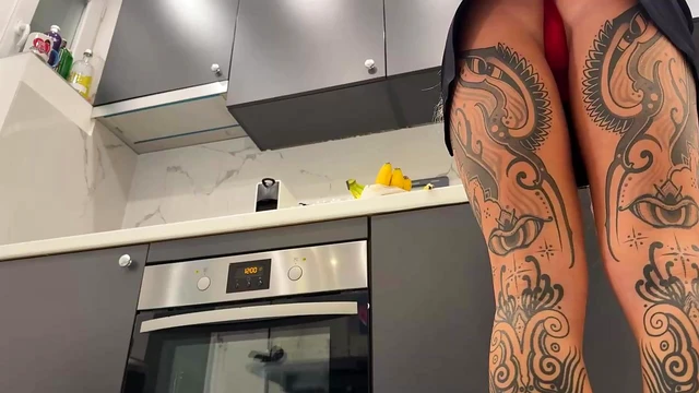 No Panties TV - short skirt clip