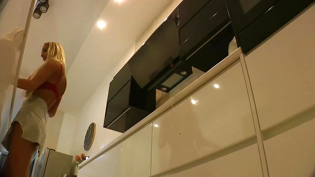 Elite Tootsie’s No-Panties Sex with Raw Pussy Pounding