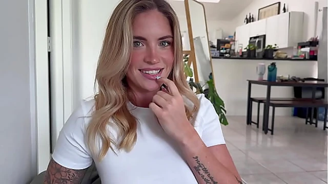 Blonde Stepsister With Huge Tits Begging for Hardcore Sex Despite Having Boyfriend