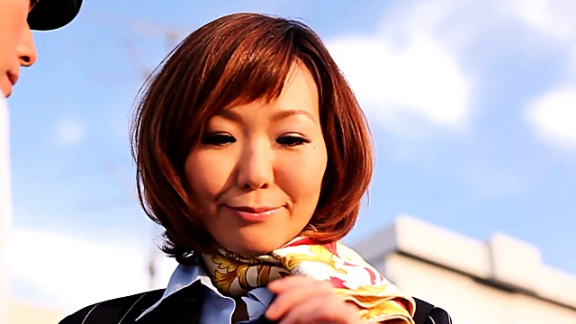 Hot Milf Moans Loudly While Getting Her Pussy Pounded Hard Until Orgasm