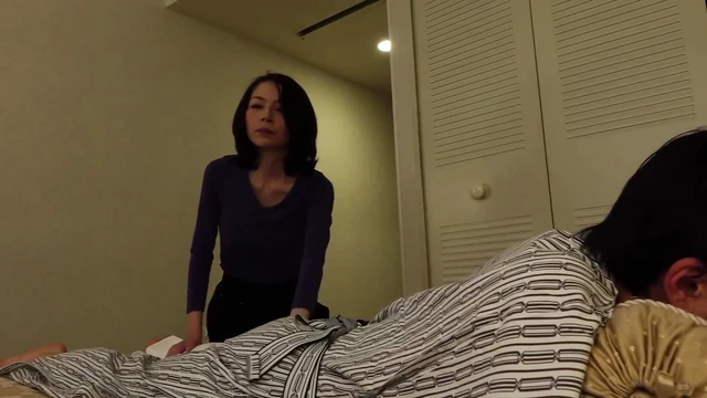 Cock-Stroking Surprise During Seductive Milf's Home Massage Session