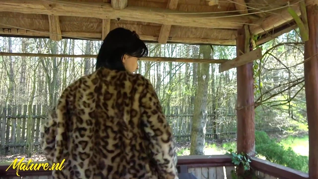 Sneaky Milf Wanders Solo Through Park For Self-Pleasure Fantasies