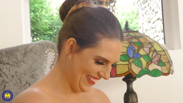 Sizzling Milf With Plump Boobs Eagerly Uses Her Powerful Vibrator For Fun