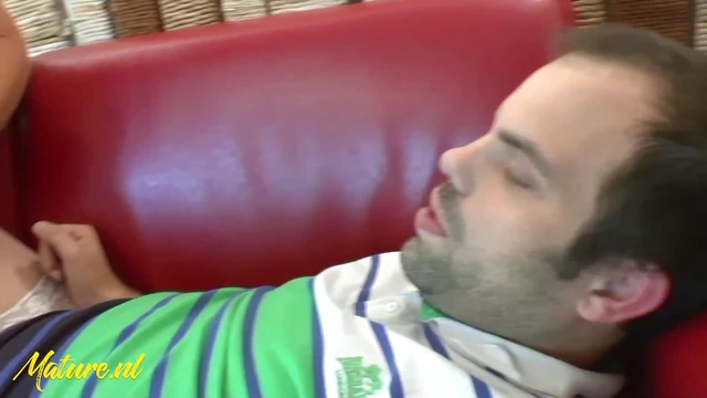 Seductive French Mature Natasha Takes Hot Anal Pounding