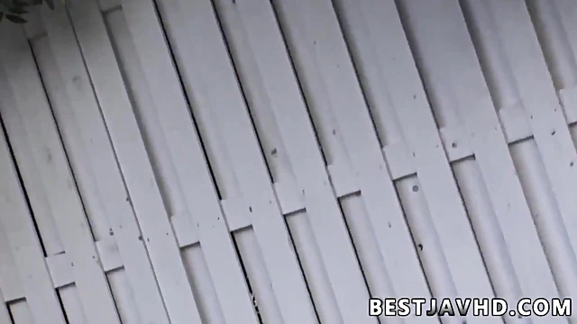 Yuuka Kaede's Jaw-Dropping Outdoor Blowjob & Hairless Pussy Fuck Fest