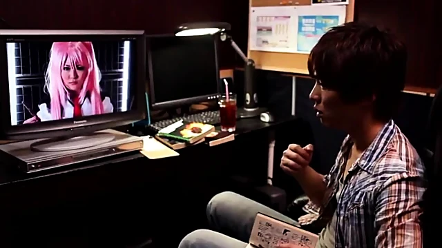 Momoka Nishina Craves Cyber Sex & Toys For Ultimate Pussy Pleasure