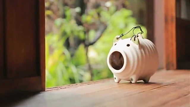 Curvy Babe Opens Chunky Thighs Inviting Enchanting Drilling Action