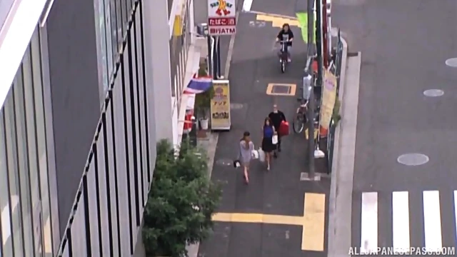 Seductive Japanese Girlfriend Ditches Panties For Mind-Blowing Pussy Pleasure