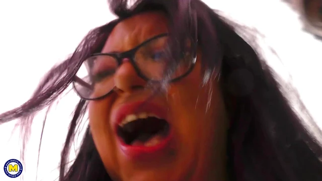 Passionate Mature Mom Gives Wild Blowjob Before Steamy Fuck Fest