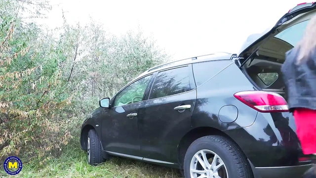 Desirable Mature Mom Gets Fucked In All Holes Outdoors Thoroughly