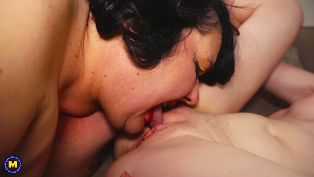 Experienced Mature Lesbian Fucks Innocent Young Girl Passionately