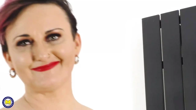 Passionate Mature Housewife Indulges After Cleaning Her Home Solo