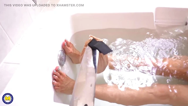 Busty Matures Share Home Sex & Hot Blowjobs With Young Guys