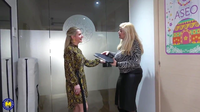 Desirable Step Mom Takes Anal & Vaginal Pleasure From Young Boys Eagerly