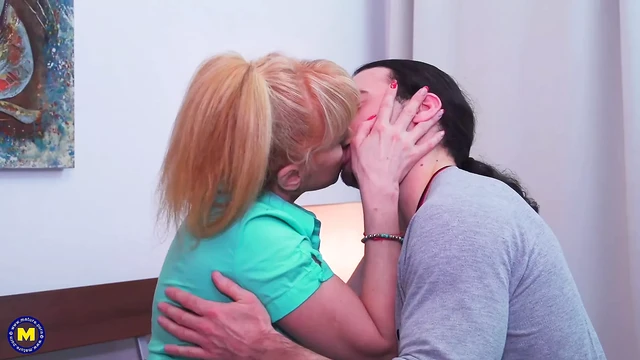 Hungry Real Mom Gets Cunnilingus Before Taking Young Man's Big Cock Deep