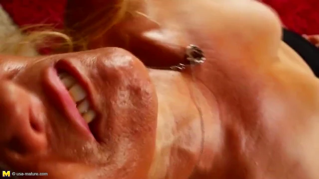 Horny Housewife Cumming Wildly While Stepson Pleases Her Thirstily