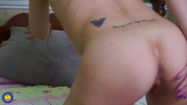 Seductive Mature British Housewife Craves Passionate Fuck Fest