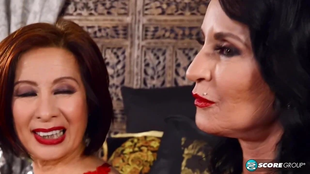 Filthy 3-Way With Rita & Kim: Passionate Naughty Encounter Live!