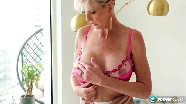 Meet Foxxxy Darlin, 60-Year-Old Milf/Gilf With Big Tits & Pierced Clit Seduction