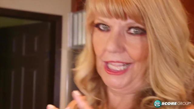 Sizzling Mia Magnusson: Granny Turns Kitchen Into Hot Fuck Machine