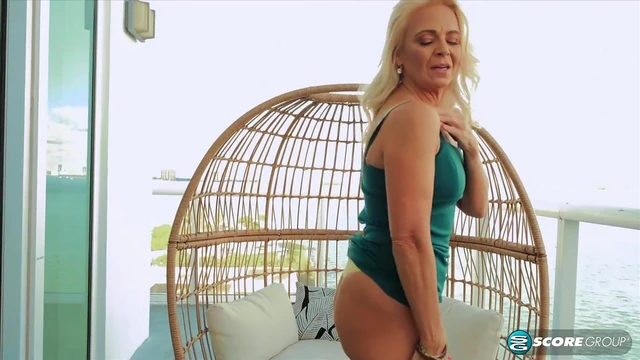 Jynn Seduces Her Best Friend In A Steamy Night Of Passionate Pleasures