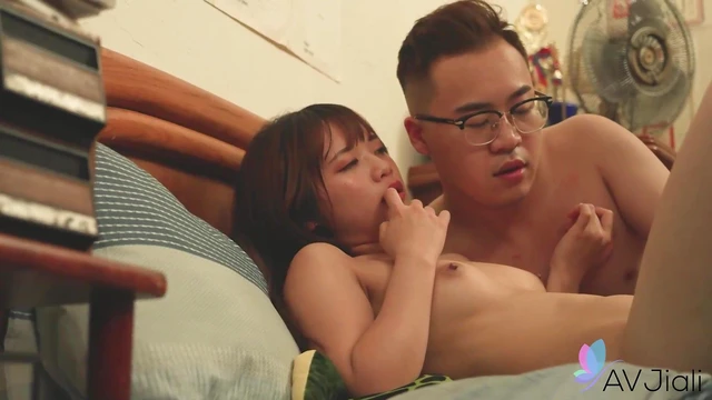 Taiwanese Beauty Wen Ruixin Thrills Fans With Wild Sex Action