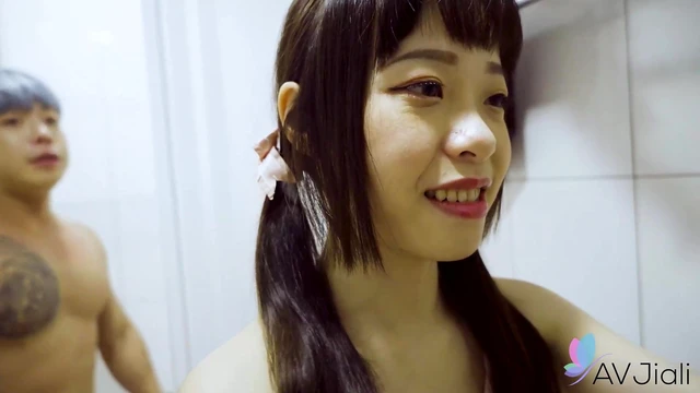 Shy Chinese Yuli Gets Fucked For The First Time Ever