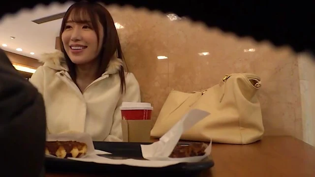 Ex-National Idol Shows Off Big Boobs Before Glamour Modeling Debut