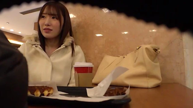 Ex-National Idol Shows Off Big Boobs Before Glamour Modeling Debut