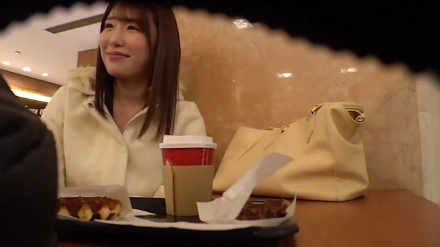 Ex-National Idol Shows Off Big Boobs Before Glamour Modeling Debut