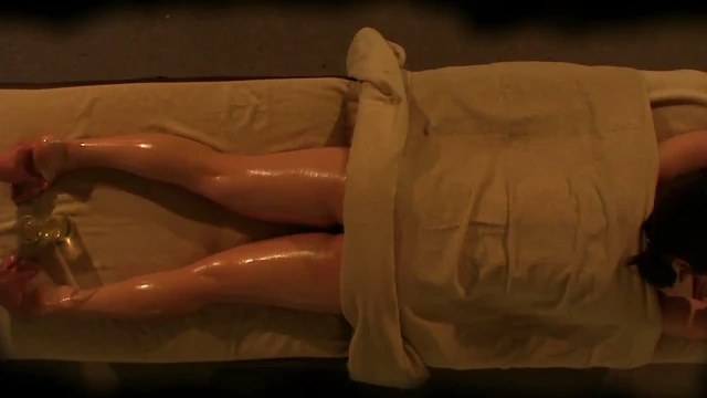 Luxury Japanese Aroma Massage Makes Married Woman Crave Masseur's Big Cock
