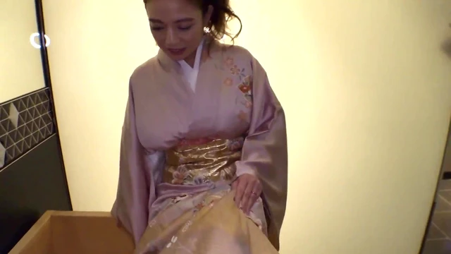 Seductive Restaurant Owner Exposes Ripe H-Cup Breasts Under Her Kimono