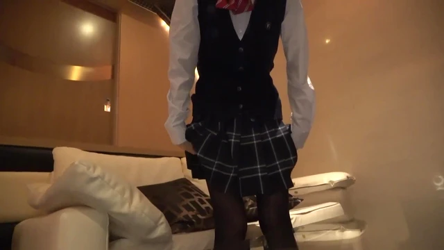 Class Beauty Craves Old Man's Cash, Ignites Forbidden Passion Behind Closed Doors