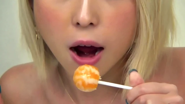 Skillful Amateur Babe's Insane Oral Pleasure - Ear Licking & Blowjob Bliss