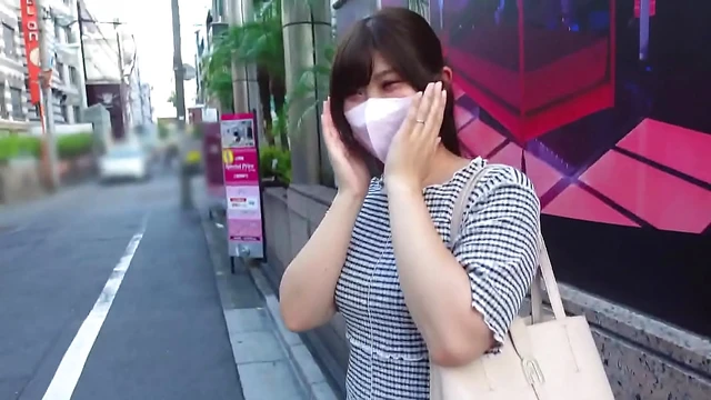 Curvy Babe Rides His Cock Hard & Gets Plowed From Behind For Bushy Fun Time