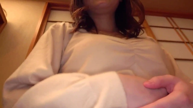 Horny Woman Squirts While Her Elder Boyfriend Hand Fucks Passionately Deep