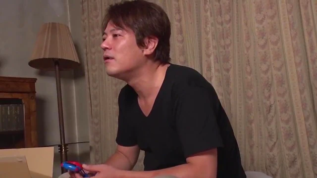 Bandit Stops Time for Forbidden Sex During Late-Night Food Delivery