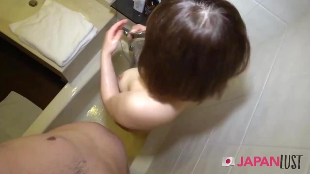 Amazing Floozie Shows Off Wet Pussy for Hot Porn Action