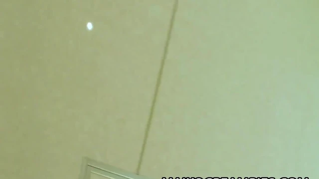 日本の魅力：ベッドマットのクローズアップセックスを楽しむ